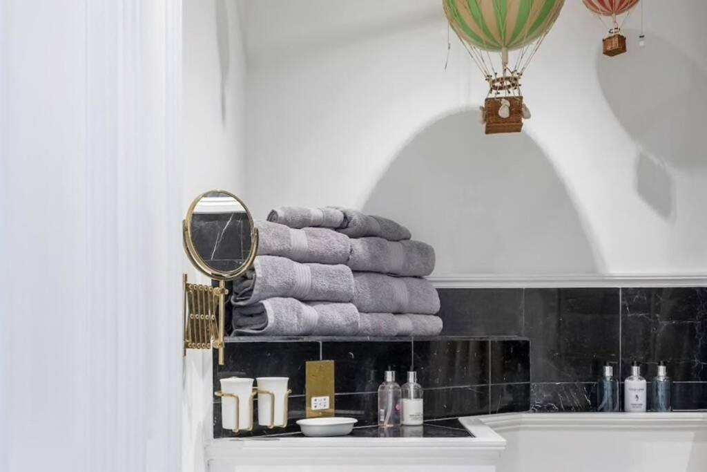 Georgian Apartment Located In The Center Of Bath. Екстер'єр фото