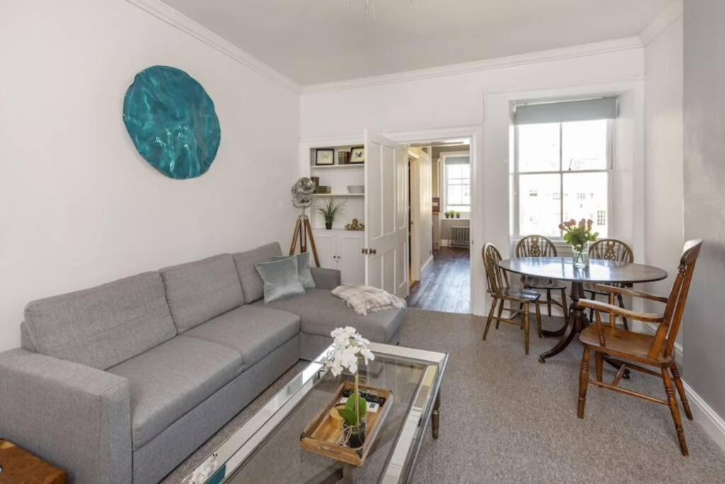 Georgian Apartment Located In The Center Of Bath. Екстер'єр фото