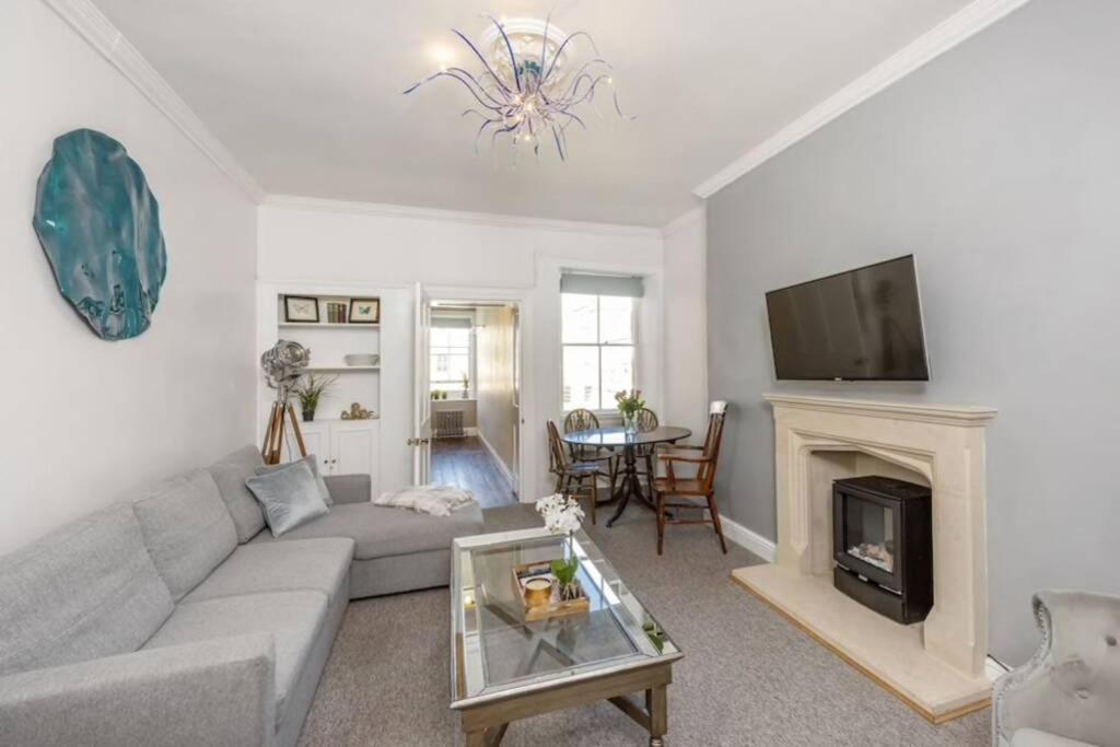Georgian Apartment Located In The Center Of Bath. Екстер'єр фото